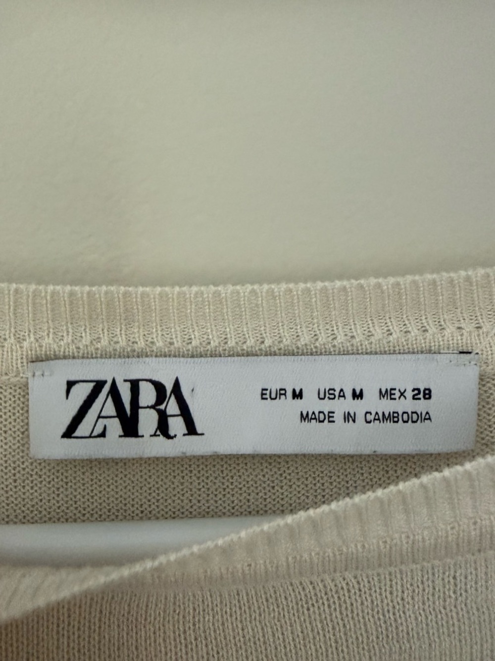ZARA Long Sleeve Thin Knit Sweater Cream and Black Striped Size M GUC - Picture 8 of 14